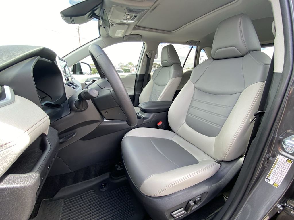 Thumbnail: 2025 Toyota RAV4 - 8
