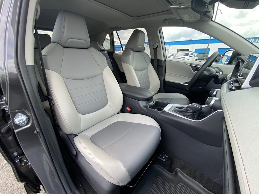 Thumbnail: 2025 Toyota RAV4 - 25