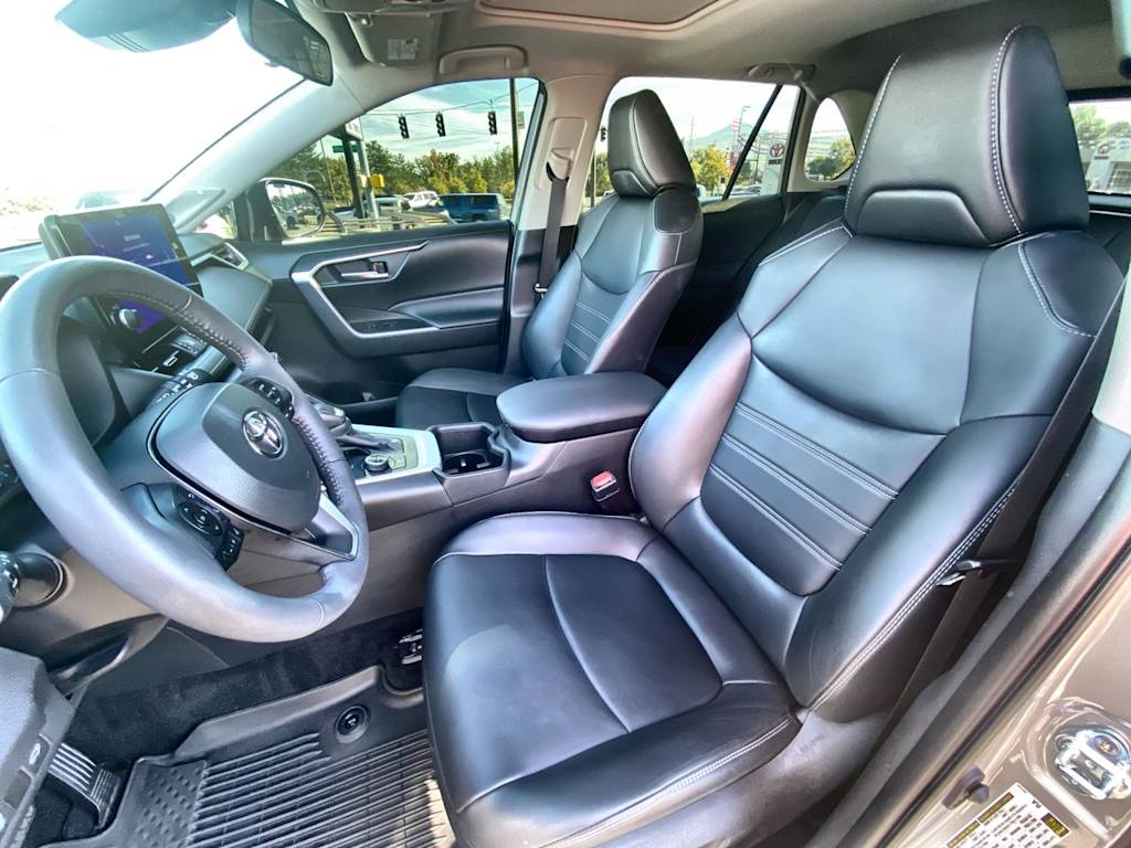 Thumbnail: 2024 Toyota RAV4 - 9