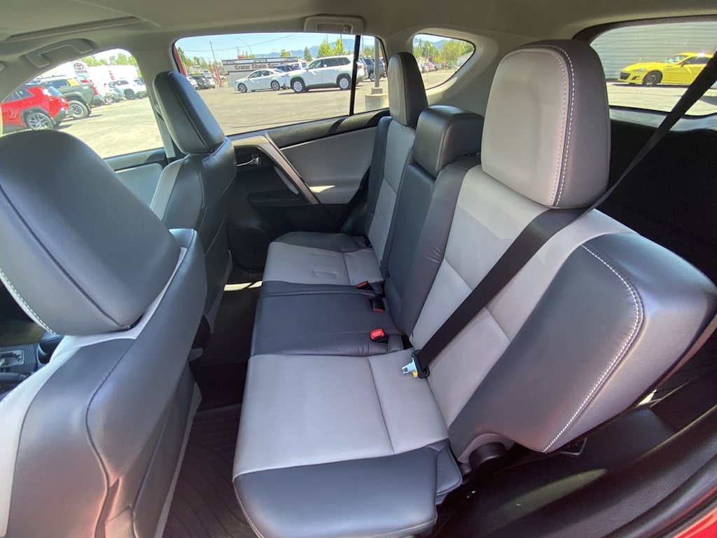 Thumbnail: 2015 Toyota RAV4 - 9