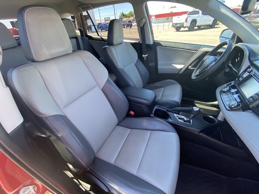 Thumbnail: 2015 Toyota RAV4 - 8