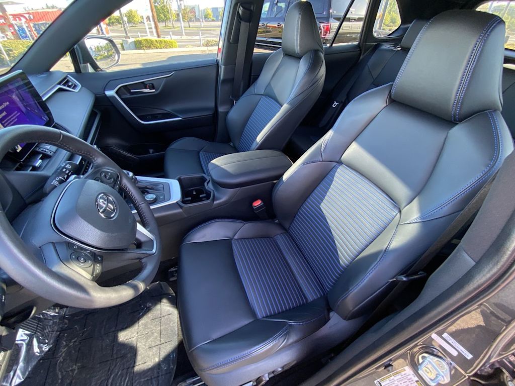 Thumbnail: 2024 Toyota RAV4 - 8