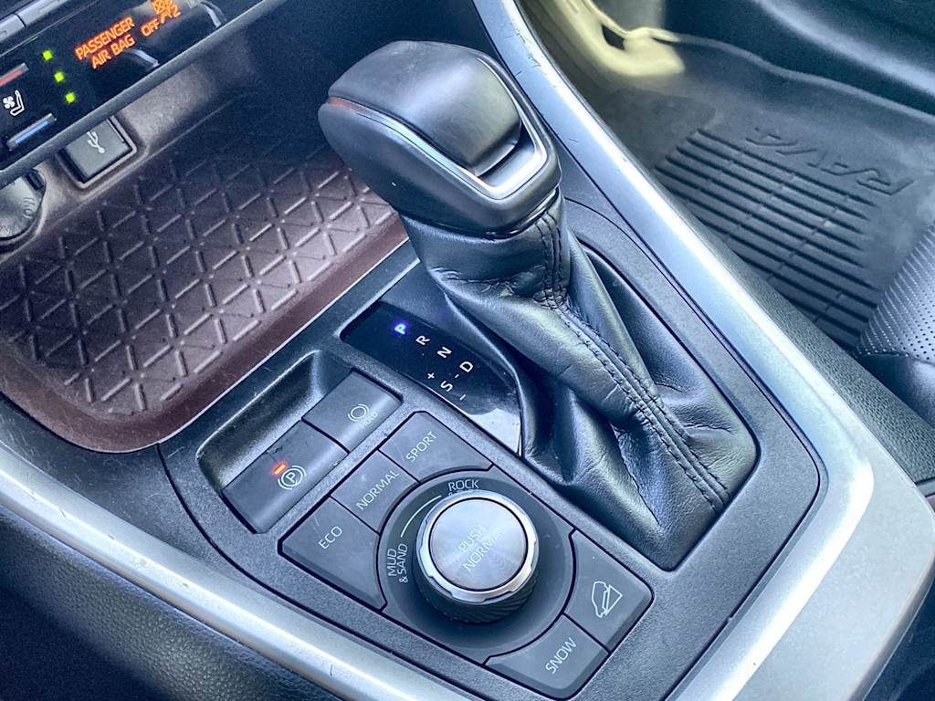 Thumbnail: 2022 Toyota RAV4 - 11