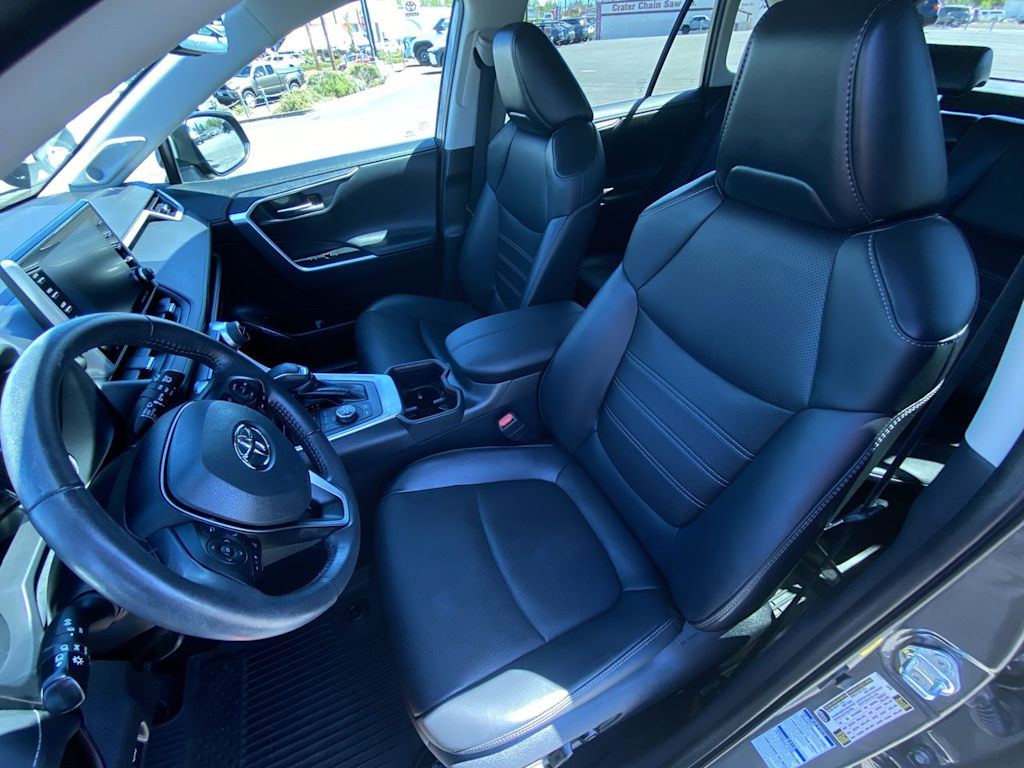 Thumbnail: 2022 Toyota RAV4 - 9