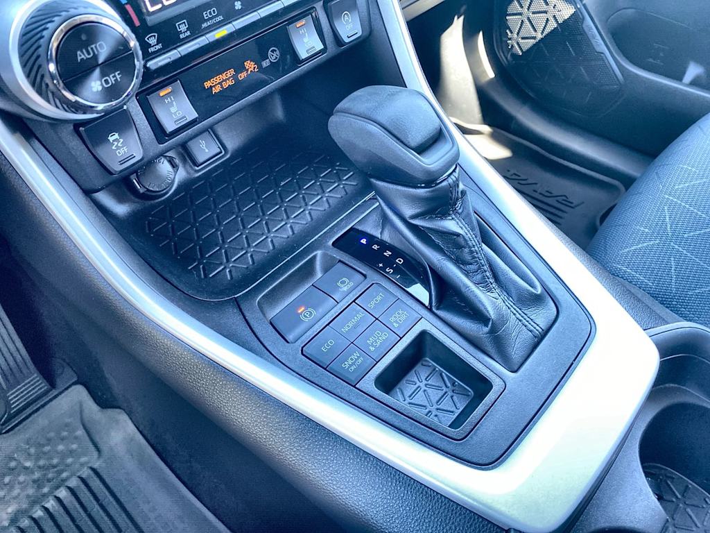Thumbnail: 2021 Toyota RAV4 - 11