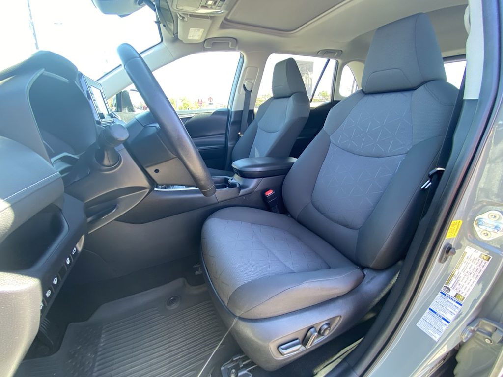 Thumbnail: 2021 Toyota RAV4 - 7