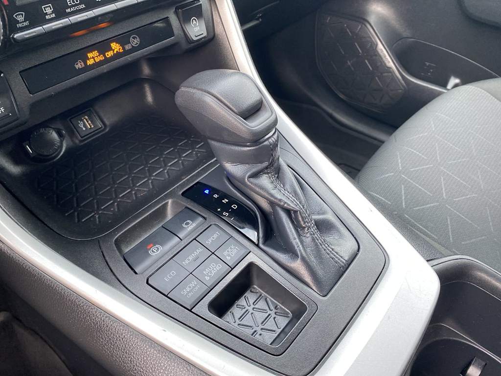 Thumbnail: 2023 Toyota RAV4 - 11