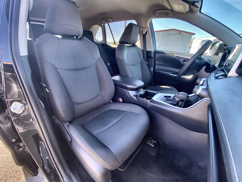 Thumbnail: 2025 Toyota RAV4 - 8