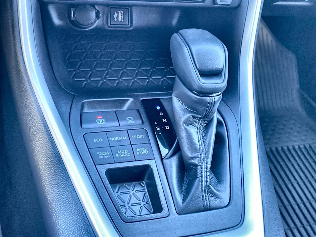 Thumbnail: 2025 Toyota RAV4 - 11