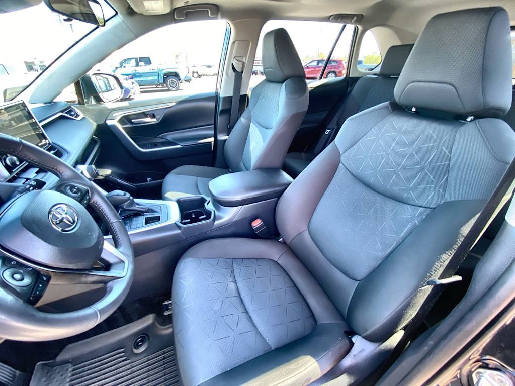 Thumbnail: 2025 Toyota RAV4 - 7