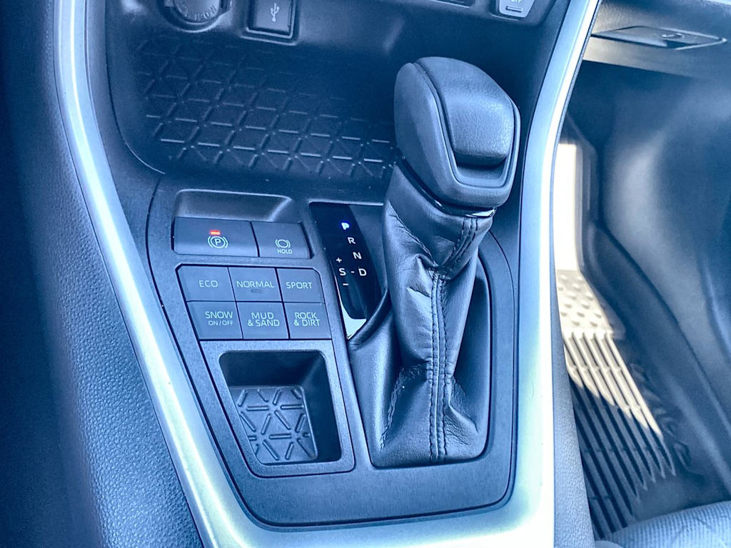 Thumbnail: 2022 Toyota RAV4 - 12