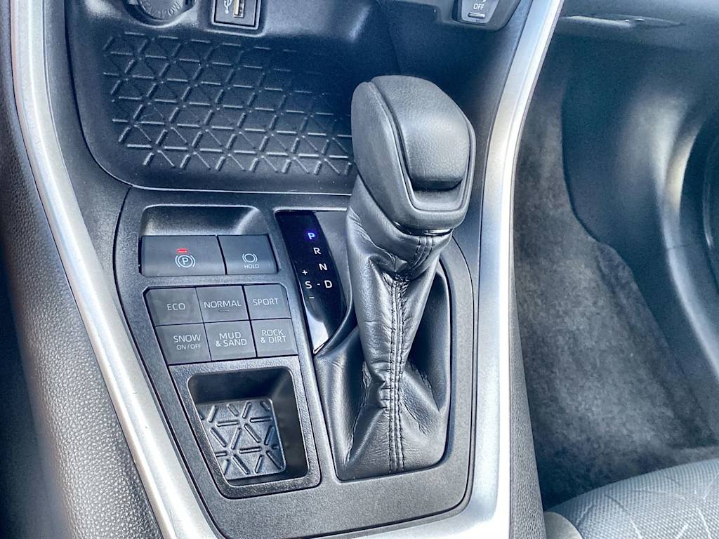 Thumbnail: 2025 Toyota RAV4 - 8