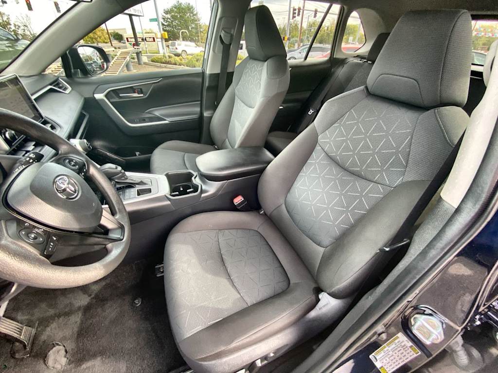 Thumbnail: 2025 Toyota RAV4 - 8
