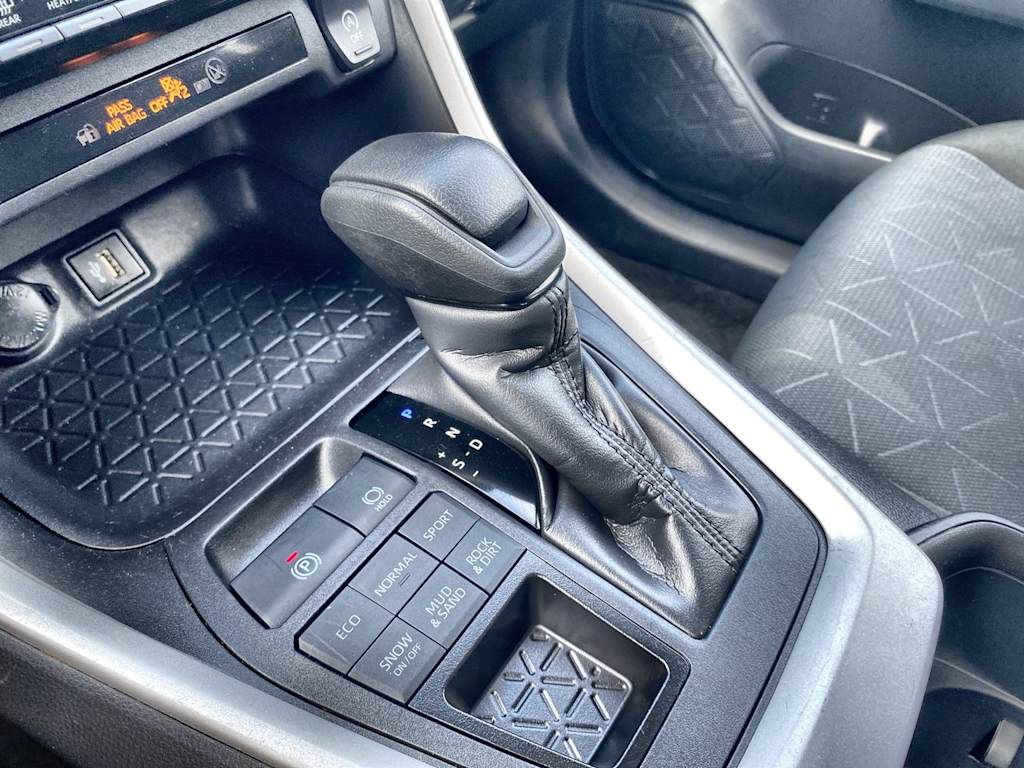 Thumbnail: 2025 Toyota RAV4 - 12