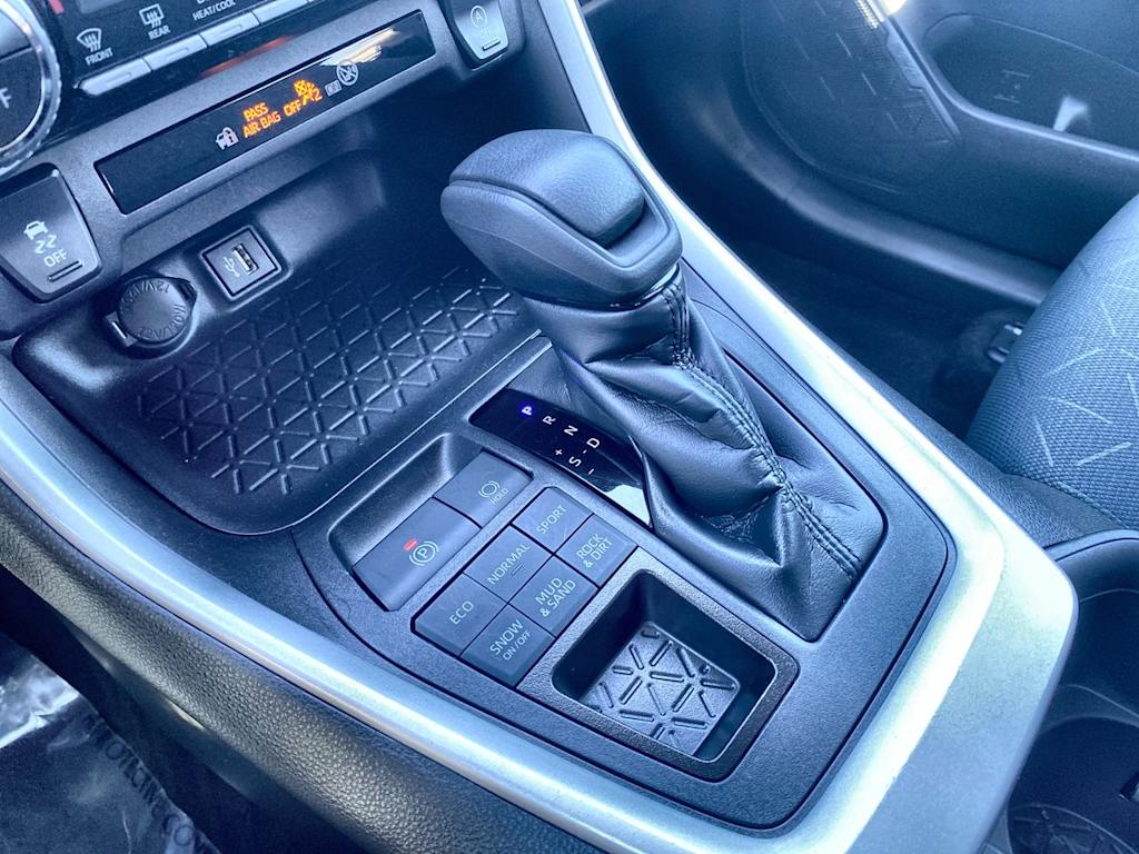 Thumbnail: 2025 Toyota RAV4 - 11
