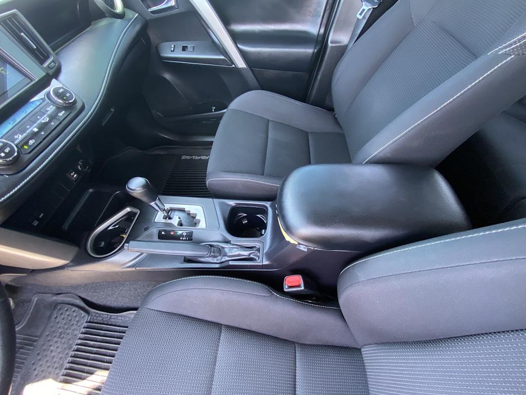 Thumbnail: 2018 Toyota RAV4 - 9