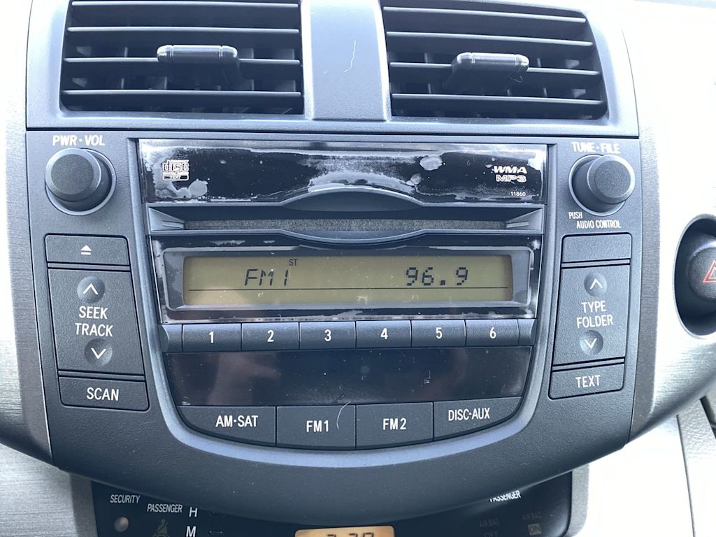 Thumbnail: 2010 Toyota RAV4 - 10