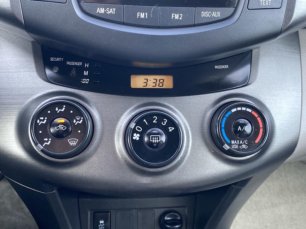 Thumbnail: 2010 Toyota RAV4 - 22