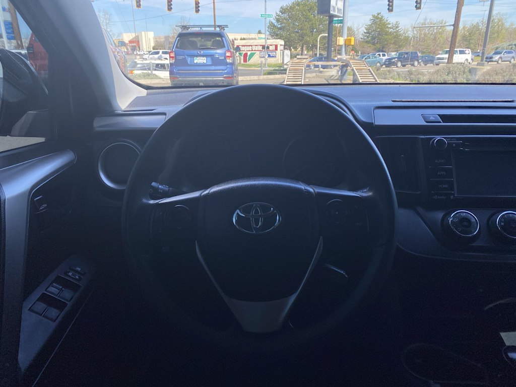 Thumbnail: 2017 Toyota RAV4 - 4