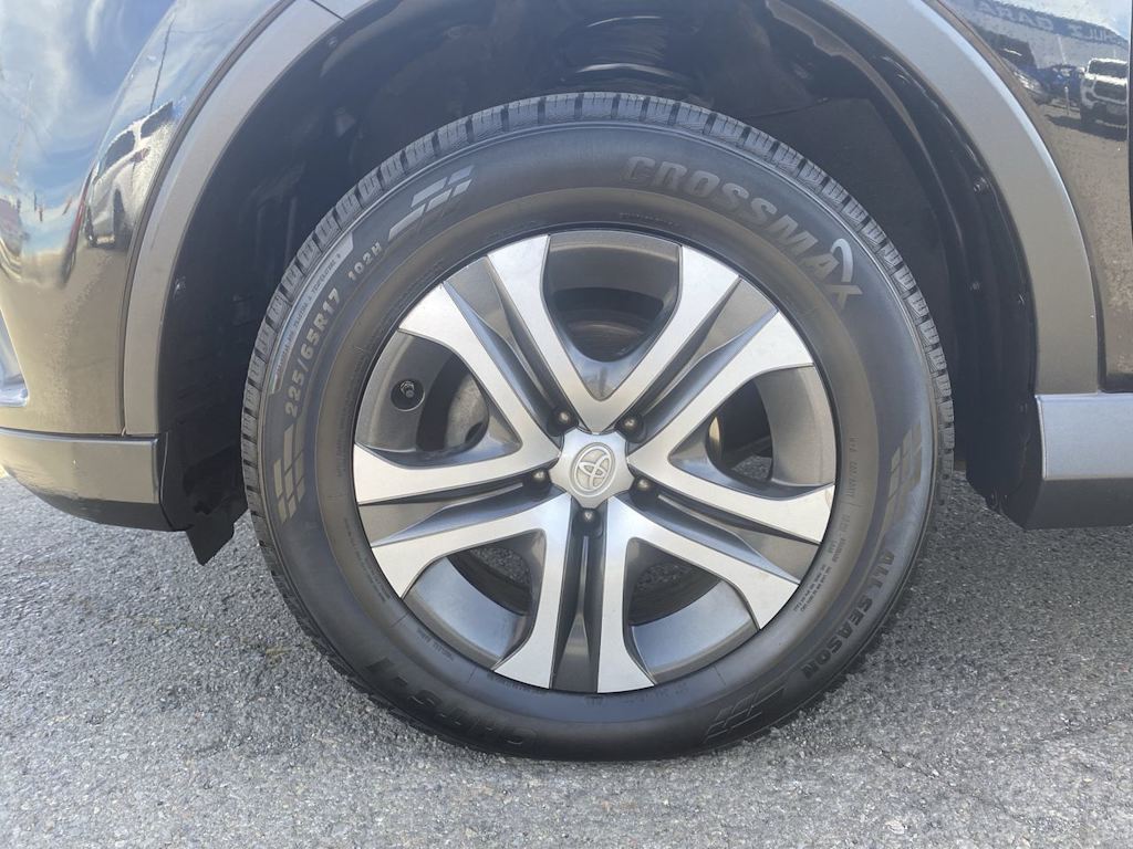 Thumbnail: 2017 Toyota RAV4 - 5