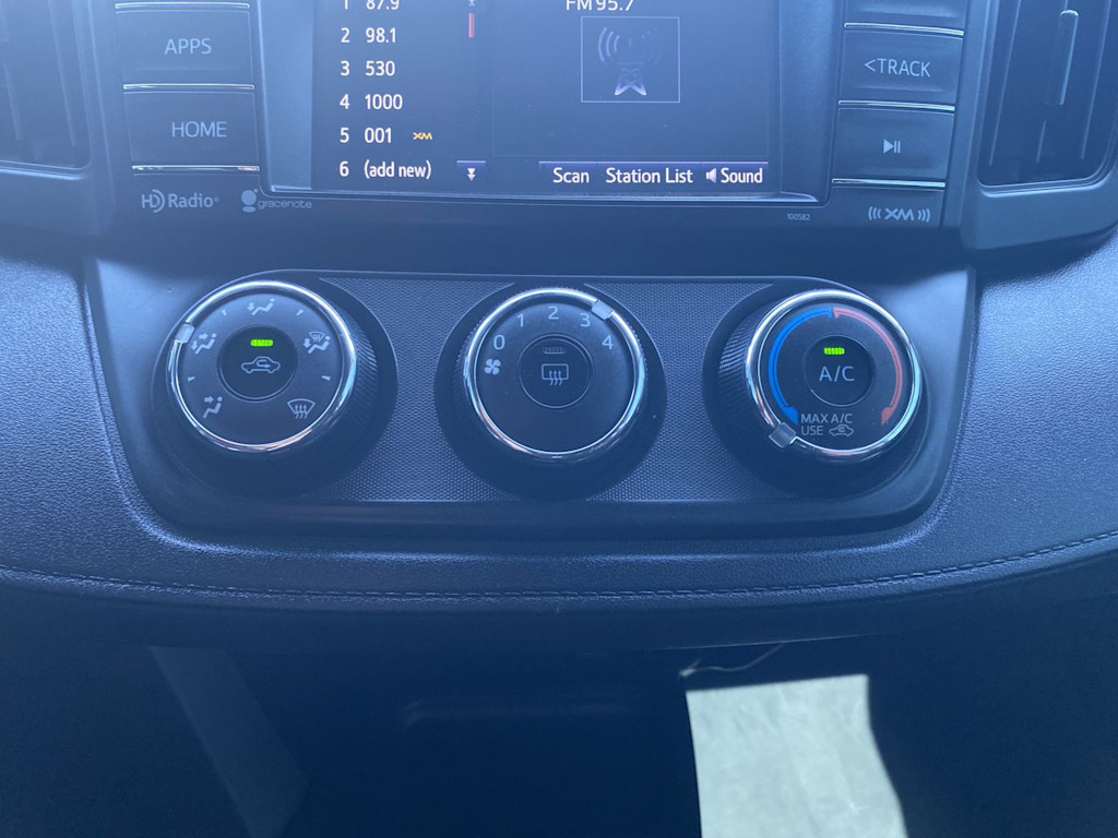 Thumbnail: 2017 Toyota RAV4 - 22