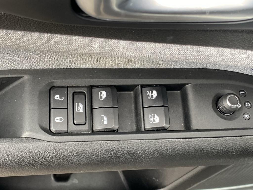 Thumbnail: 2023 Jeep Compass - 21