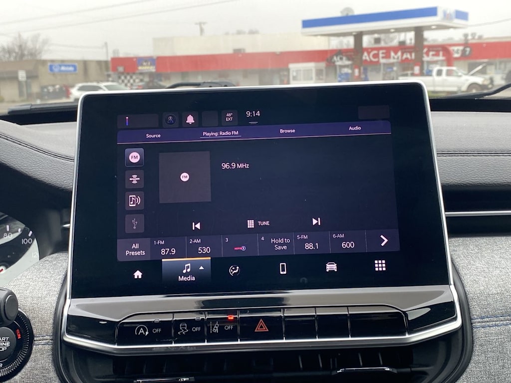 Thumbnail: 2023 Jeep Compass - 10