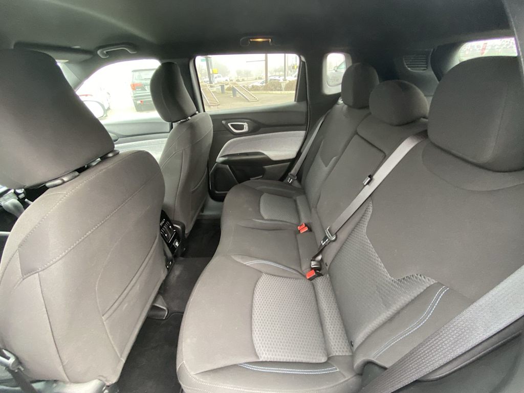 Thumbnail: 2023 Jeep Compass - 9