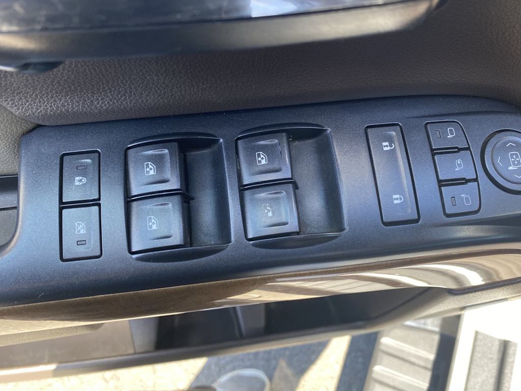 Thumbnail: 2015 Chevrolet Silverado 1500 - 21