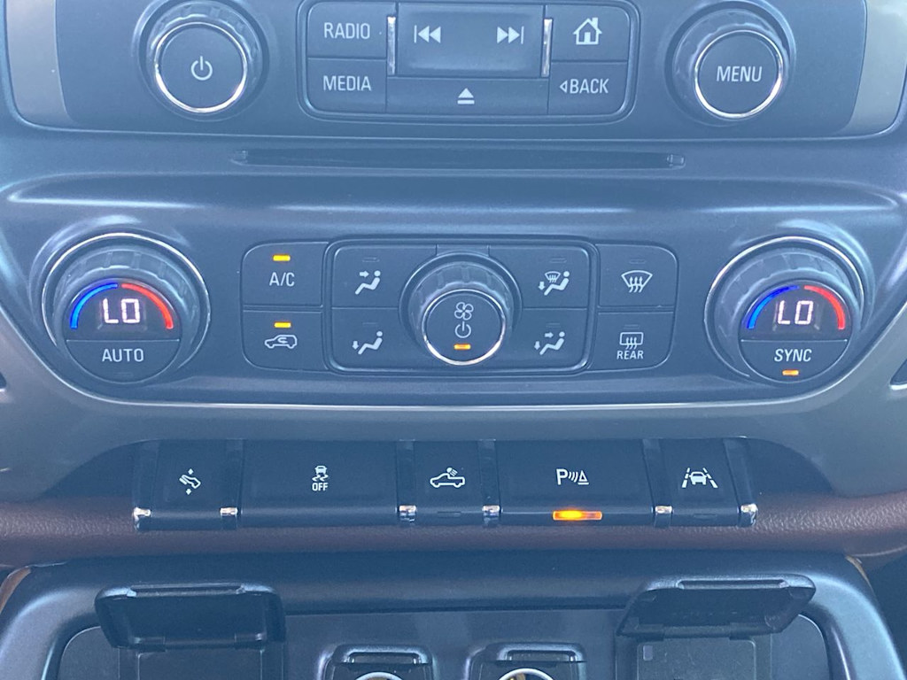 Thumbnail: 2018 Chevrolet Silverado 1500 - 21
