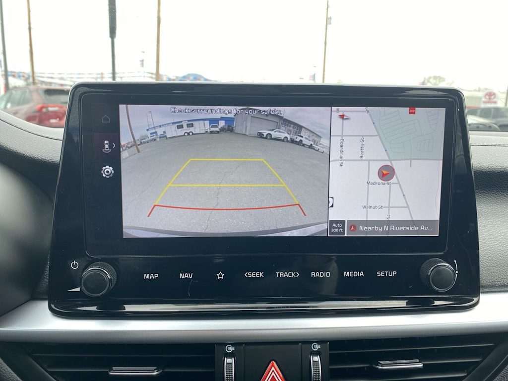 Thumbnail: 2022 Kia Forte - 22