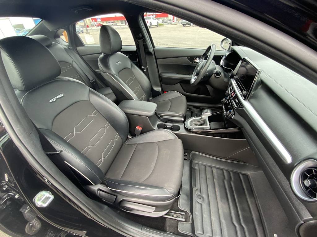 Thumbnail: 2022 Kia Forte - 9