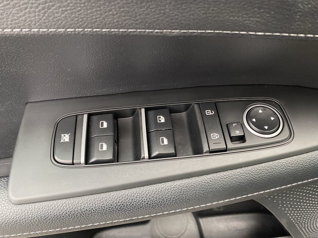 Thumbnail: 2022 Kia Forte - 21