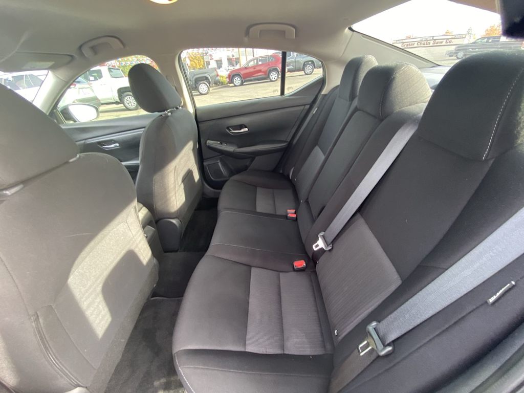 Thumbnail: 2022 Nissan Sentra - 9