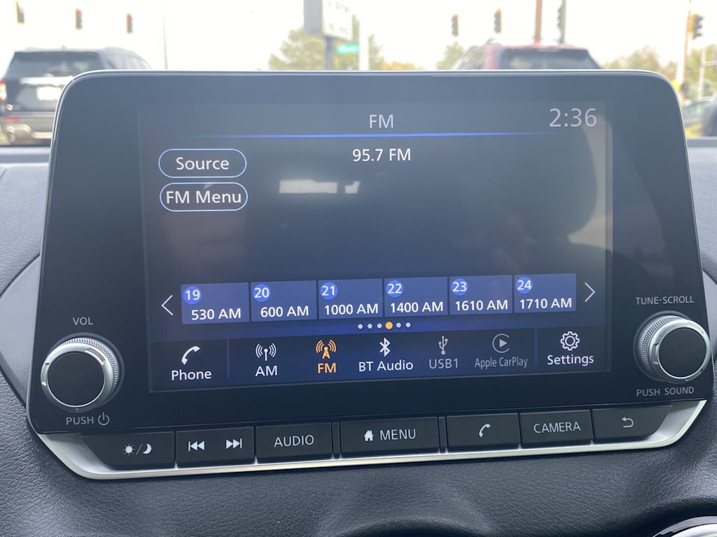 Thumbnail: 2022 Nissan Sentra - 10