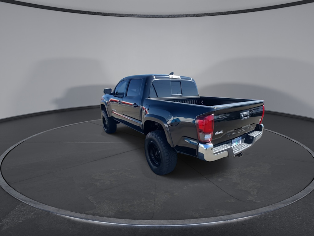 Thumbnail: 2021 Toyota Tacoma - 16