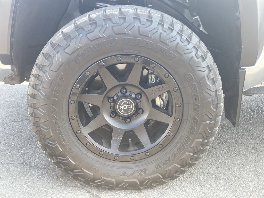 Thumbnail: 2024 Toyota Tacoma - 6