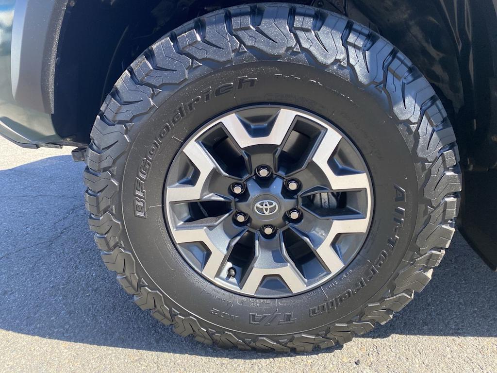 Thumbnail: 2021 Toyota Tacoma - 8