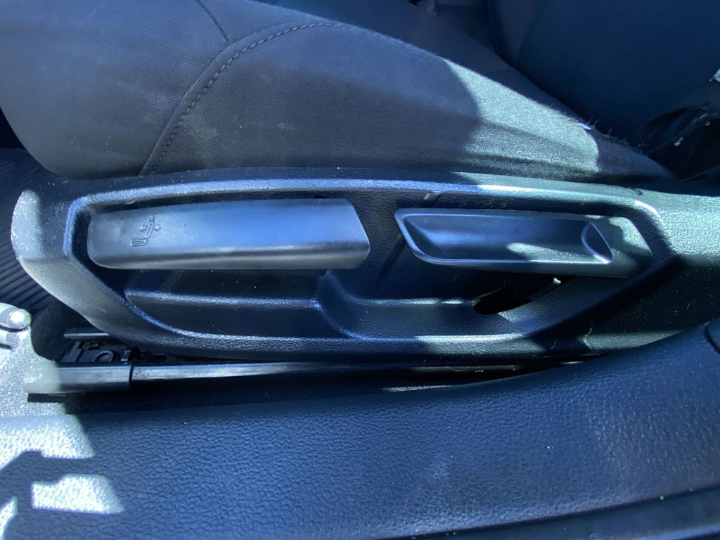 Thumbnail: 2015 Volkswagen Jetta - 20