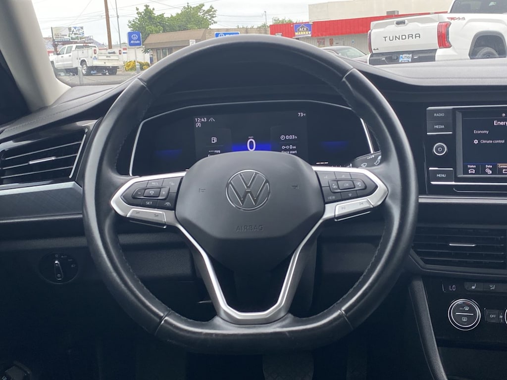 Thumbnail: 2022 Volkswagen Jetta - 2