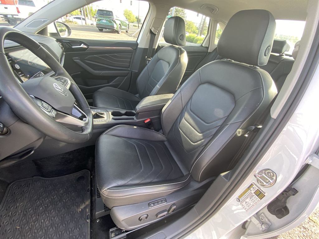 Thumbnail: 2024 Volkswagen Jetta - 9