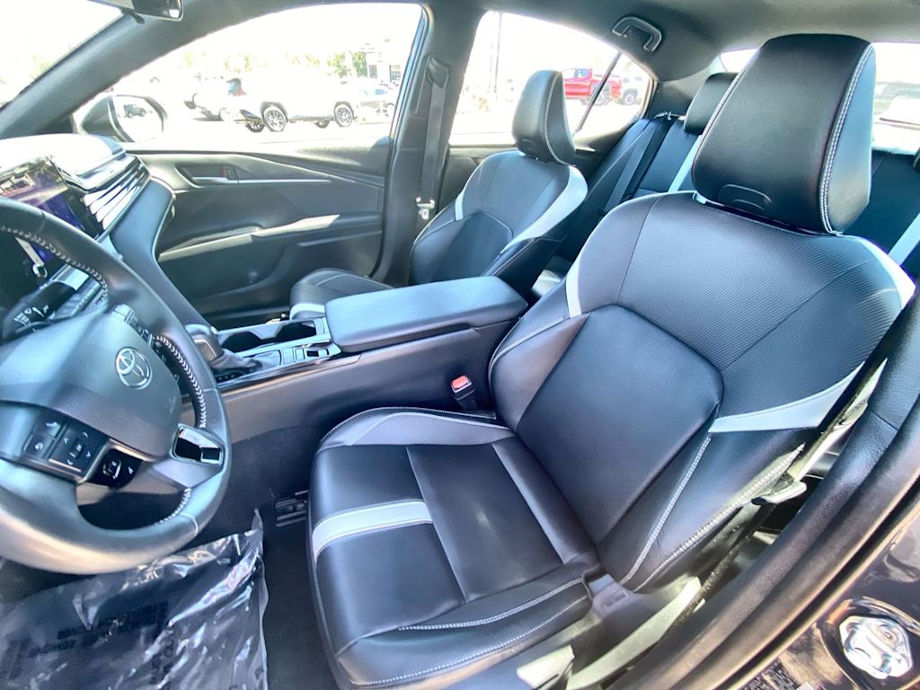 Thumbnail: 2025 Toyota Camry - 10