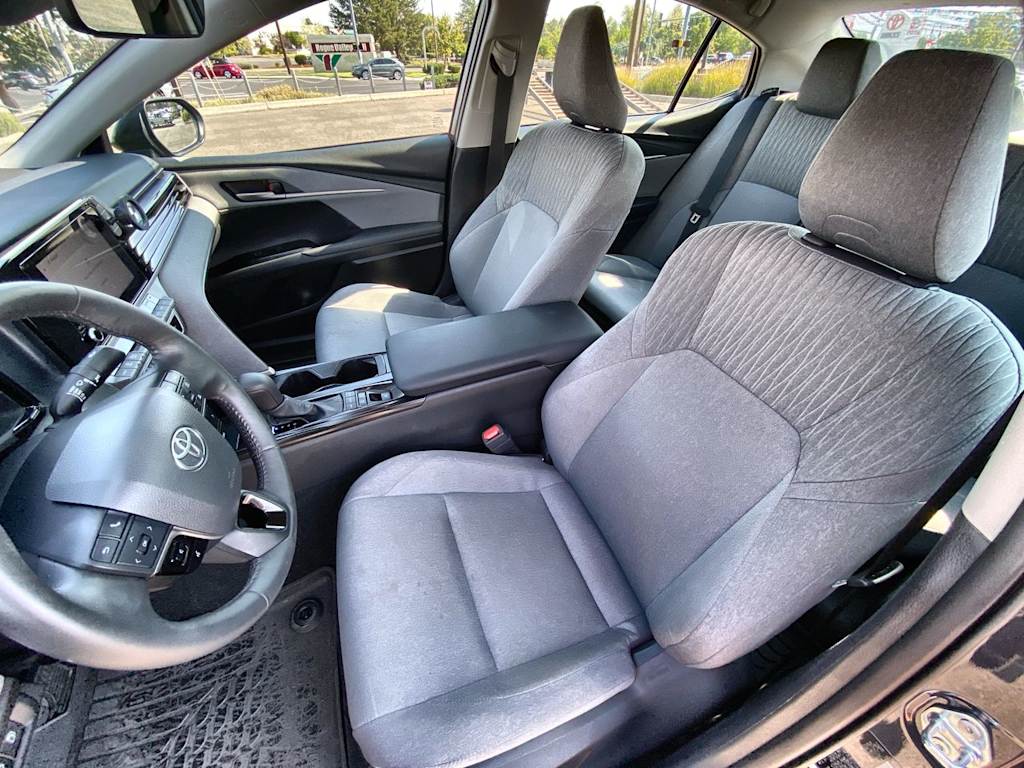 Thumbnail: 2025 Toyota Camry - 9