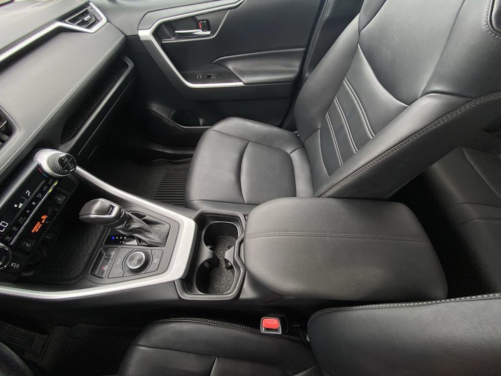 Thumbnail: 2021 Toyota RAV4 - 8