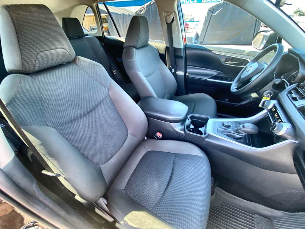 Thumbnail: 2021 Toyota RAV4 - 24