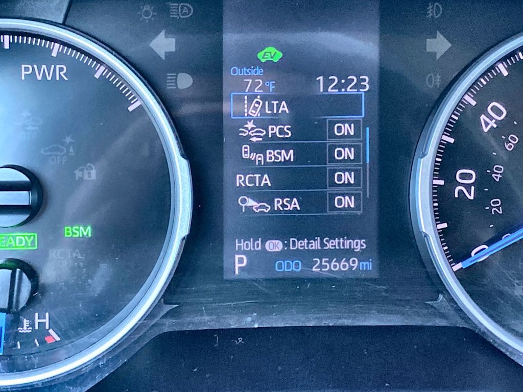 Thumbnail: 2021 Toyota RAV4 - 13