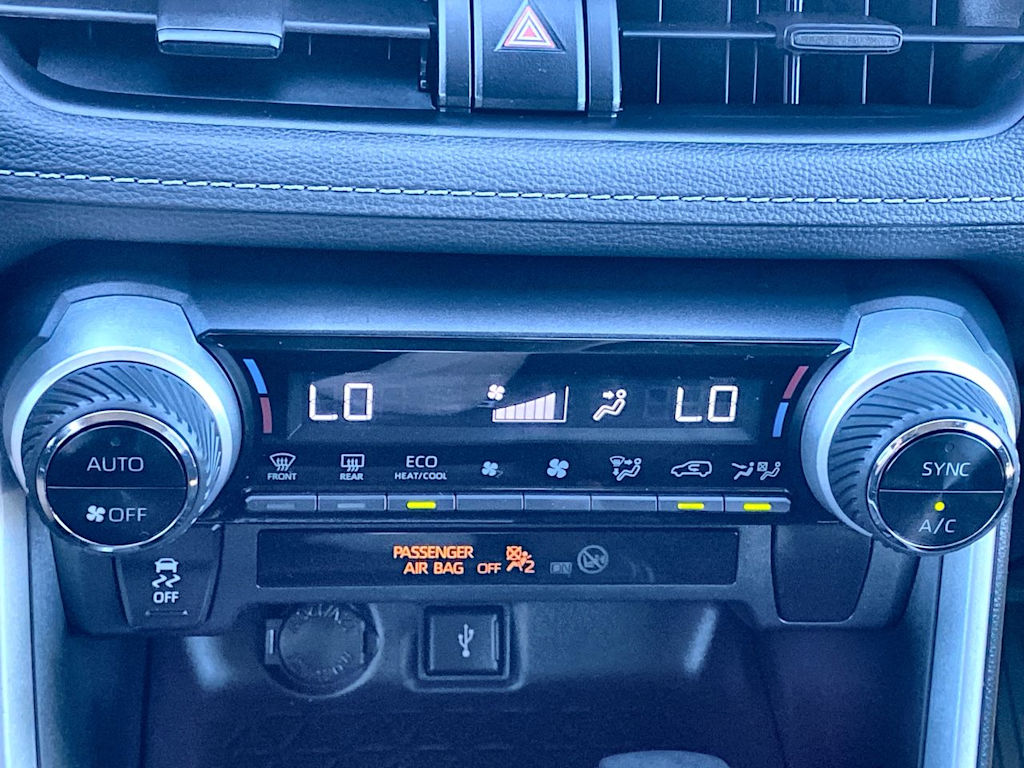 Thumbnail: 2021 Toyota RAV4 - 22