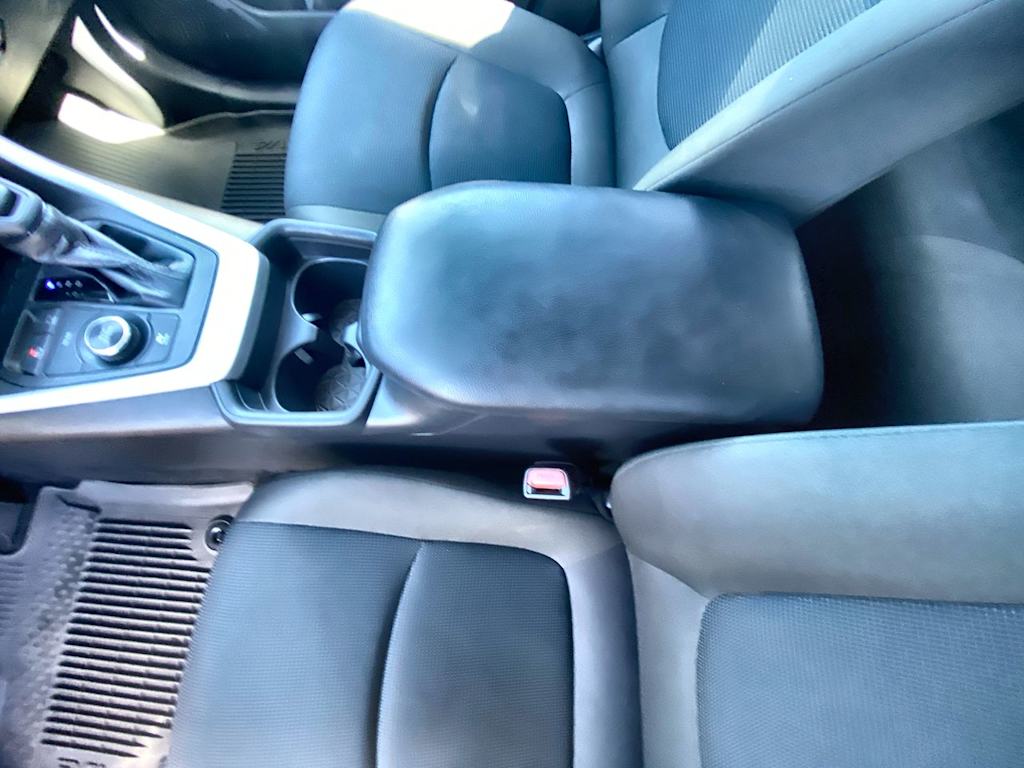 Thumbnail: 2021 Toyota RAV4 - 10