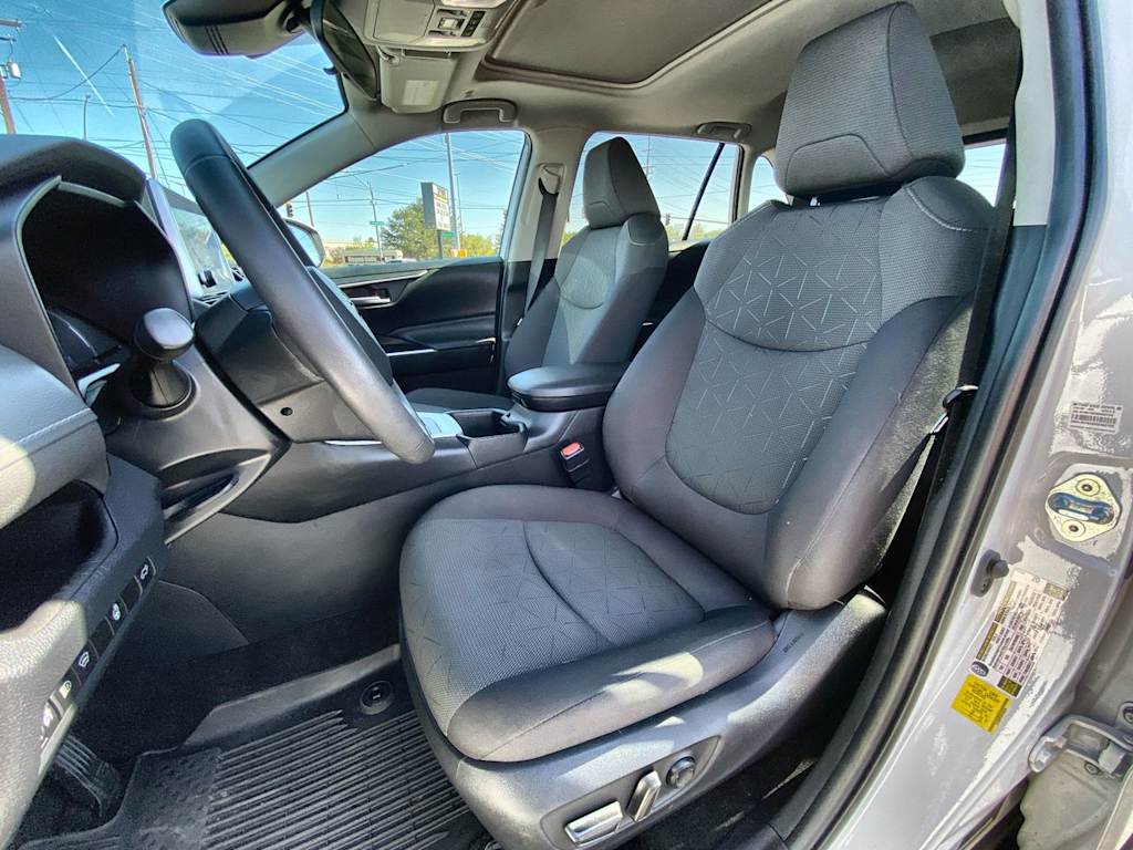 Thumbnail: 2023 Toyota RAV4 - 7