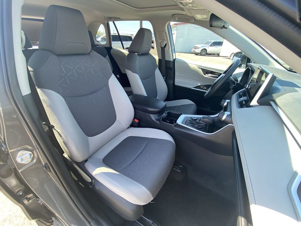Thumbnail: 2023 Toyota RAV4 - 25